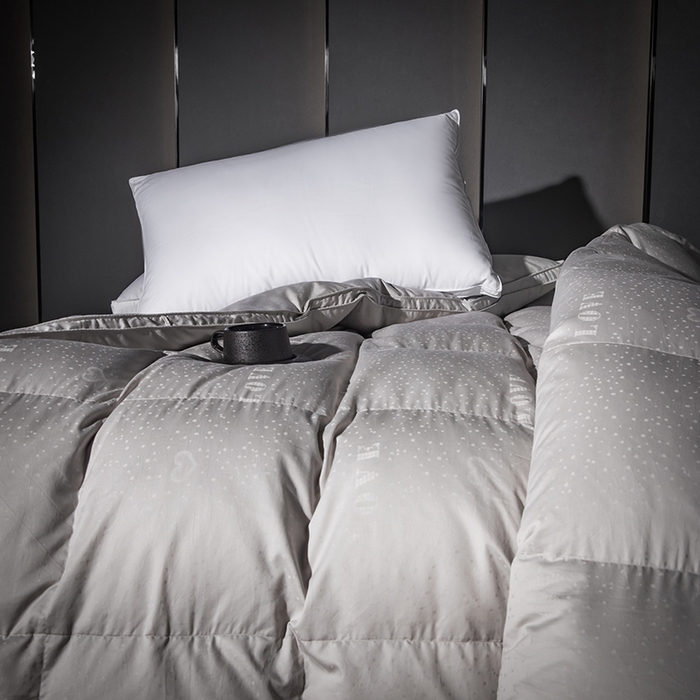 91家纺网 家纺一手货源 找家纺 华盛 2025新款1长绒棉全棉高端提花羽绒被羽绒被壳-LOVE系列 爱心提花高级灰