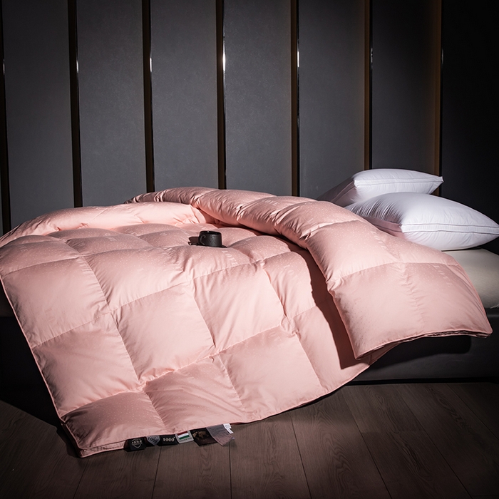 91家纺网 家纺一手货源 找家纺 御眠纺 2025新款1长绒棉全棉高端提花羽绒被羽绒被壳-LOVE系列 爱心提花粉玉