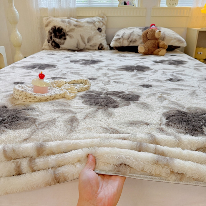 91家纺网 家纺一手货源 找家纺 2025新品兔毛印花单床笠 床笠-爱意浓