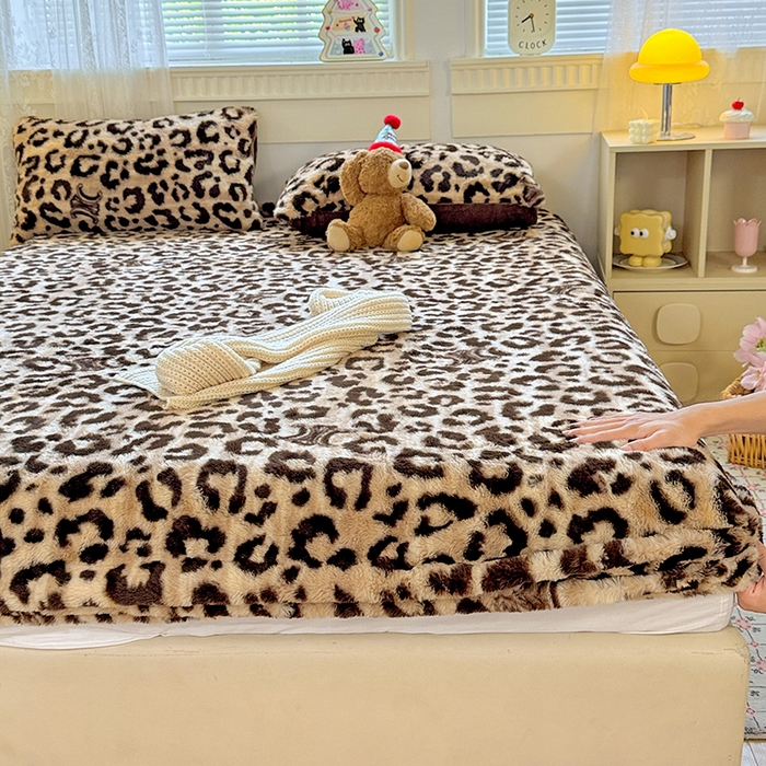 91家纺网 家纺一手货源 找家纺 2025新品兔毛印花单床笠 床笠-豹纹咖