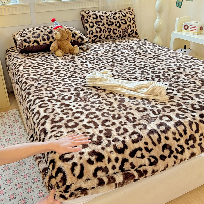 91家纺网 家纺一手货源 找家纺 2025新品兔毛印花单床笠 床笠-豹纹咖