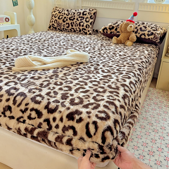 91家纺网 家纺一手货源 找家纺 2025新品兔毛印花单床笠 床笠-豹纹咖