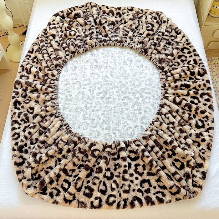 91家纺网 家纺一手货源 找家纺 2025新品兔毛印花单床笠 床笠-豹纹咖