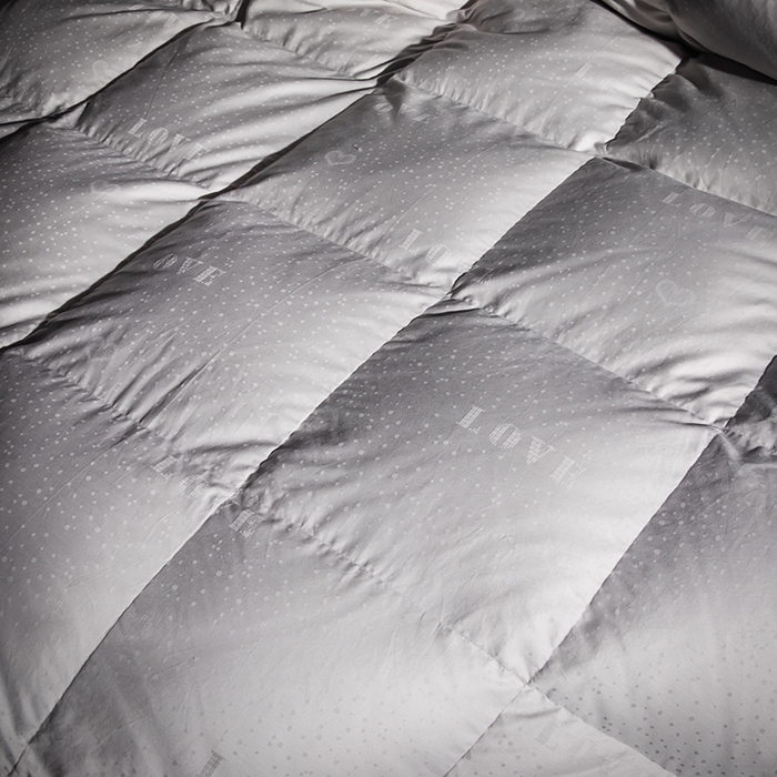 91家纺网 家纺一手货源 找家纺 静若居 2025新款长绒棉全棉高端提花羽绒被羽绒被壳-LOVE系列 爱心提花高级灰