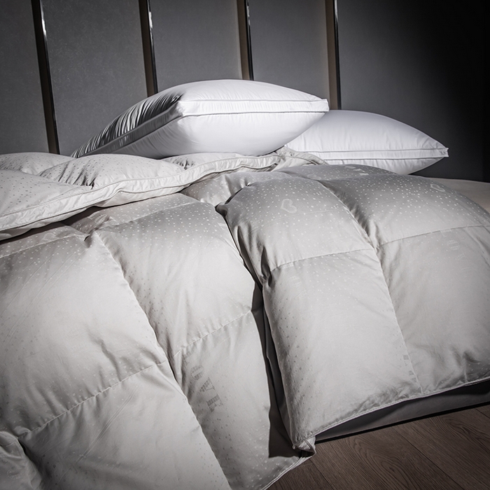 91家纺网 家纺一手货源 找家纺 静若居 2025新款长绒棉全棉高端提花羽绒被羽绒被壳-LOVE系列 爱心提花高级灰