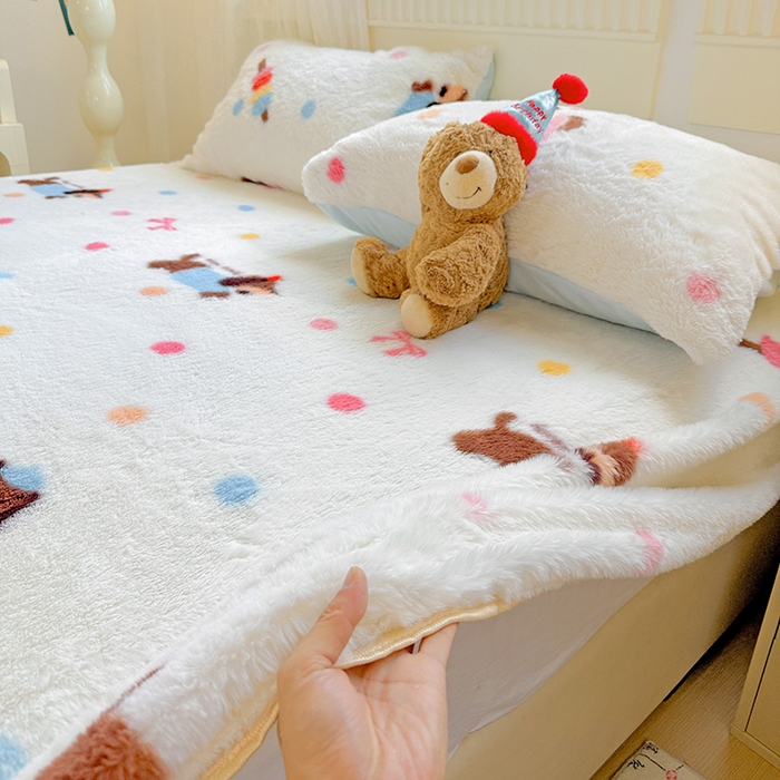 91家纺网 家纺一手货源 找家纺 2025新品兔毛印花单床笠 床笠-波点狗狗