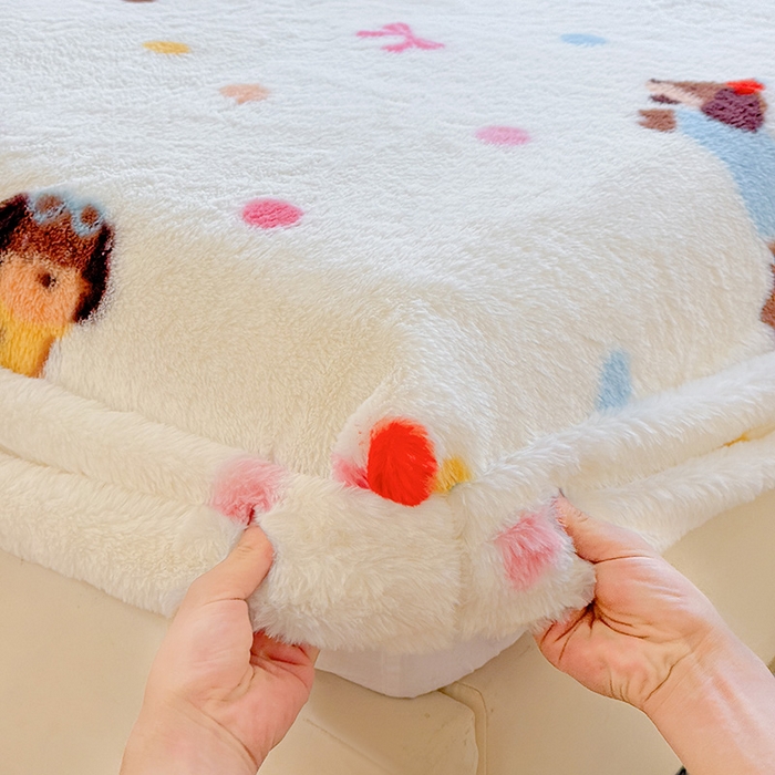 91家纺网 家纺一手货源 找家纺 2025新品兔毛印花单床笠 床笠-波点狗狗