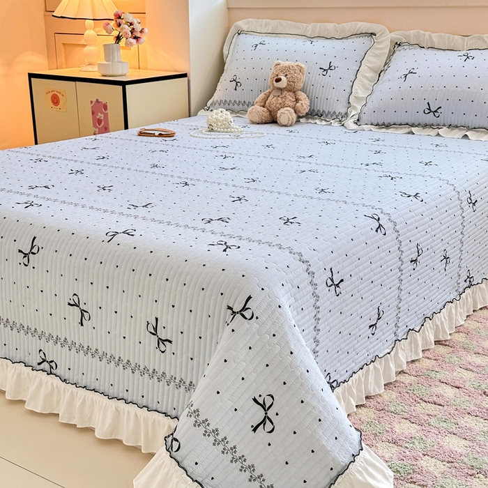 91家纺网 家纺一手货源 找家纺 岚吉家纺 2025新款有氧双层纱花边床盖系列爱心蝴蝶结-蓝