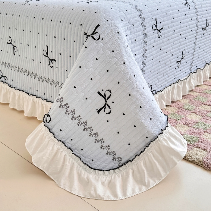 91家纺网 家纺一手货源 找家纺 岚吉家纺 2025新款有氧双层纱花边床盖系列爱心蝴蝶结-蓝