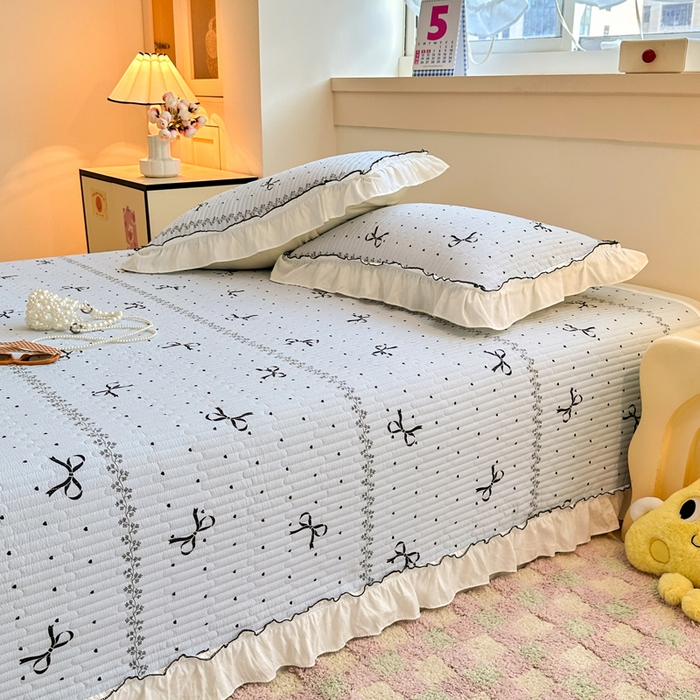 91家纺网 家纺一手货源 找家纺 岚吉家纺 2025新款有氧双层纱花边床盖系列爱心蝴蝶结-蓝