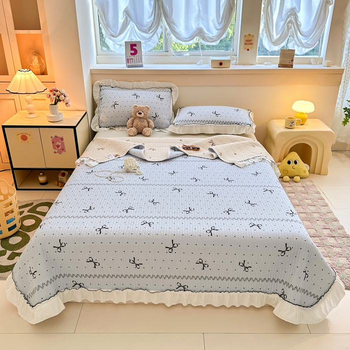 91家纺网 家纺一手货源 找家纺 岚吉家纺 2025新款有氧双层纱花边床盖系列爱心蝴蝶结-蓝