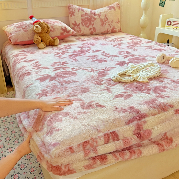 91家纺网 家纺一手货源 找家纺 2025新品兔毛印花单床笠 床笠-花间密语