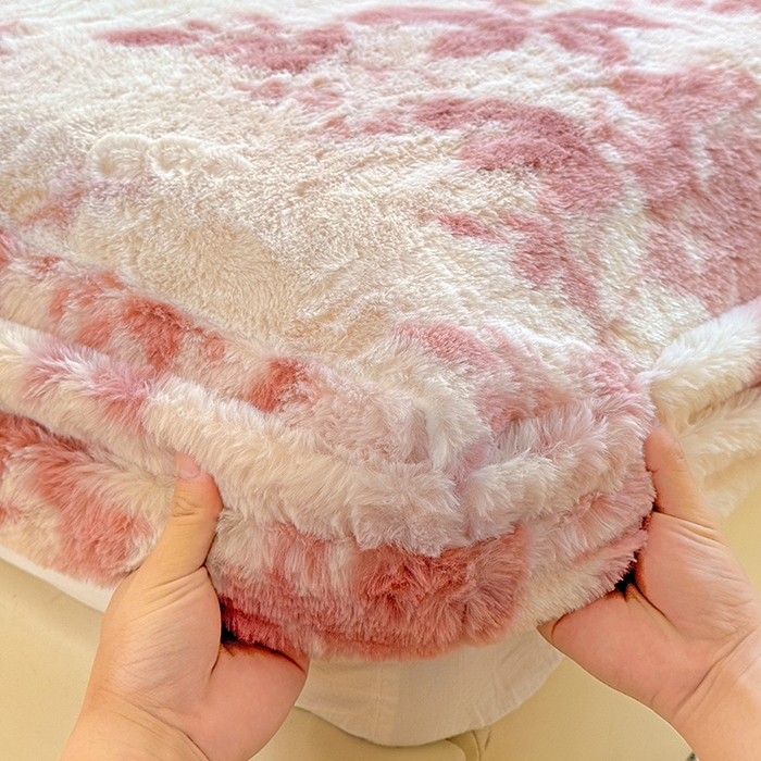 91家纺网 家纺一手货源 找家纺 2025新品兔毛印花单床笠 床笠-花间密语