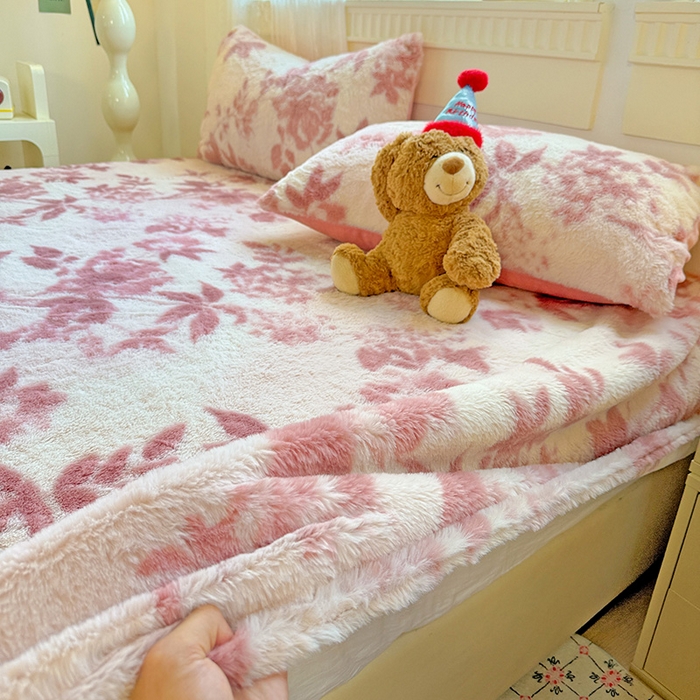 91家纺网 家纺一手货源 找家纺 2025新品兔毛印花单床笠 床笠-花间密语