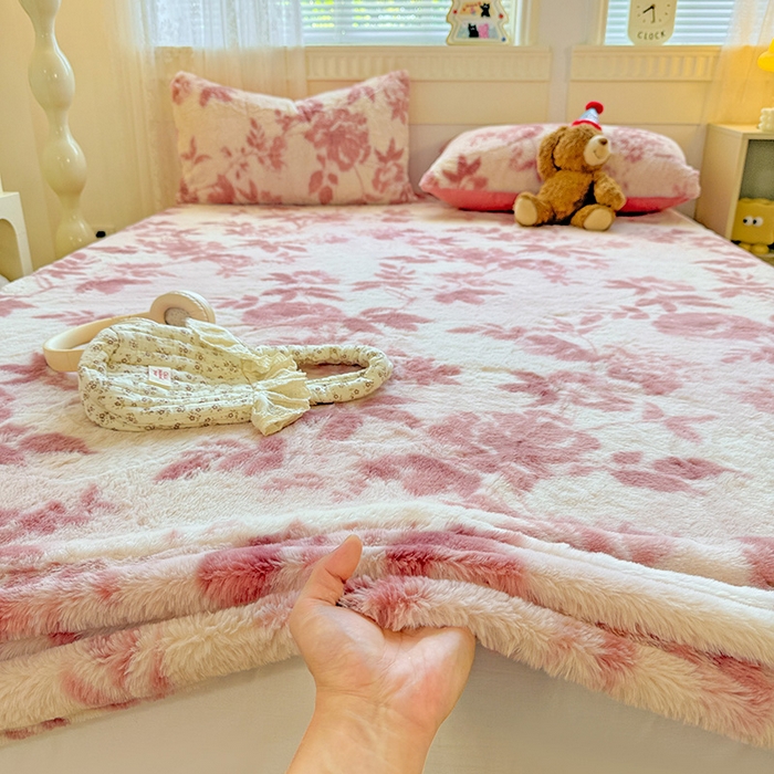 91家纺网 家纺一手货源 找家纺 2025新品兔毛印花单床笠 床笠-花间密语