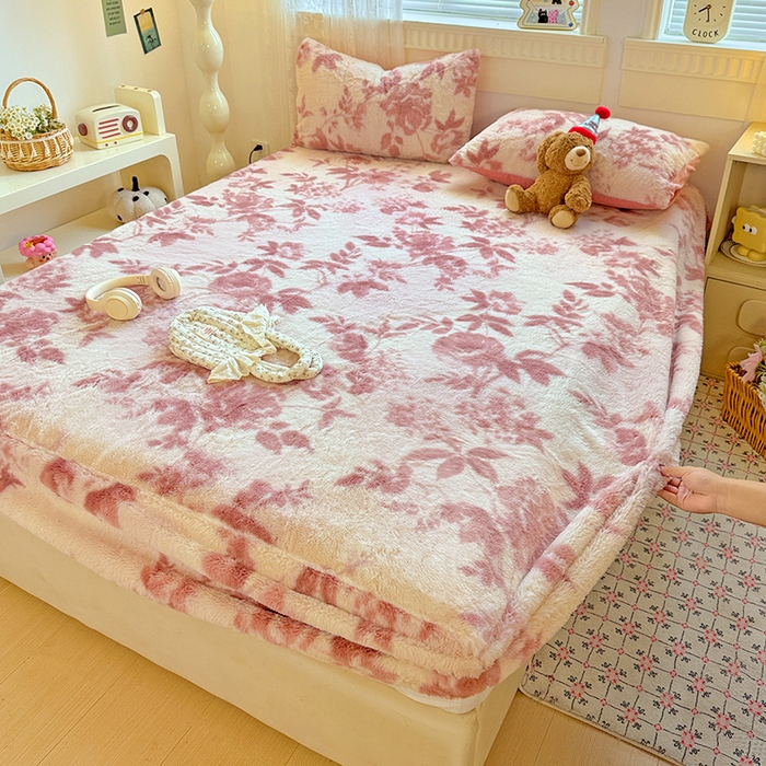 91家纺网 家纺一手货源 找家纺 2025新品兔毛印花单床笠 床笠-花间密语