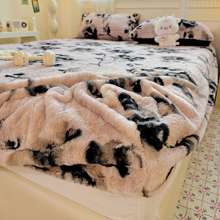 91家纺网 家纺一手货源 找家纺 2025新品兔毛印花单床笠 床笠-简爱