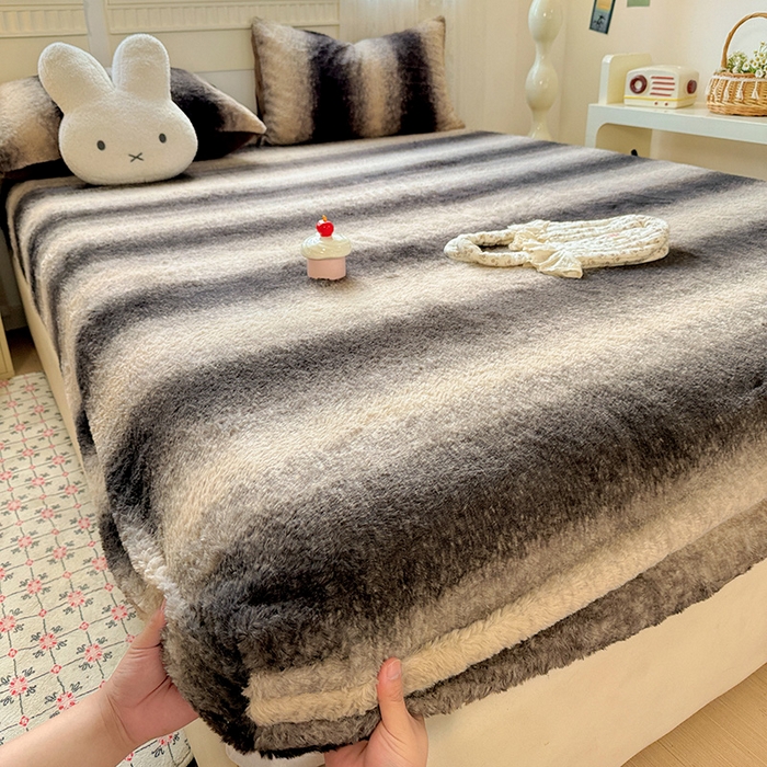 91家纺网 家纺一手货源 找家纺 2025新品兔毛印花单床笠 床笠-卡其