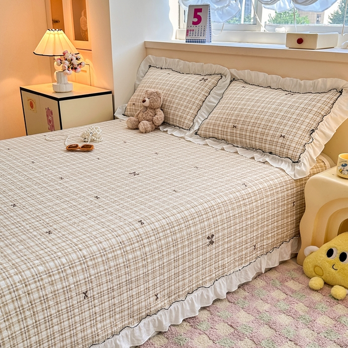 91家纺网 家纺一手货源 找家纺 岚吉家纺 2025新款有氧双层纱花边床盖系列格子蝴蝶结-咖