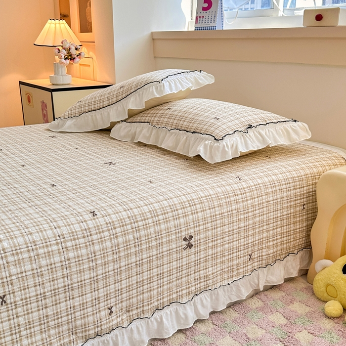 91家纺网 家纺一手货源 找家纺 岚吉家纺 2025新款有氧双层纱花边床盖系列格子蝴蝶结-咖