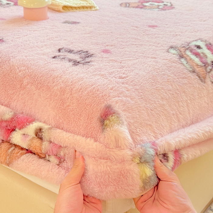 91家纺网 家纺一手货源 找家纺 2025新品兔毛印花单床笠 床笠-美帝猫