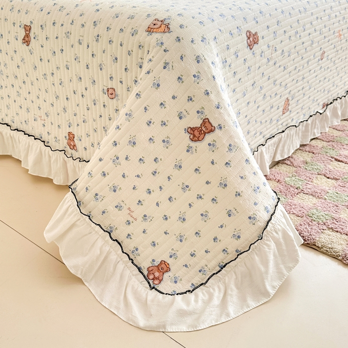 91家纺网 家纺一手货源 找家纺 岚吉家纺 2025新款有氧双层纱花边床盖系列花町物语