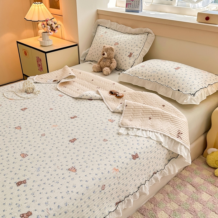 91家纺网 家纺一手货源 找家纺 岚吉家纺 2025新款有氧双层纱花边床盖系列花町物语