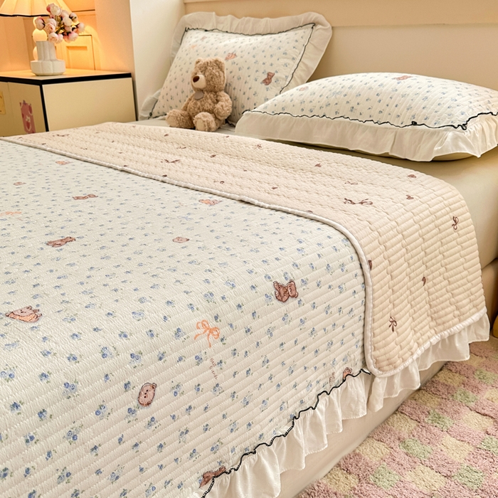 91家纺网 家纺一手货源 找家纺 岚吉家纺 2025新款有氧双层纱花边床盖系列花町物语