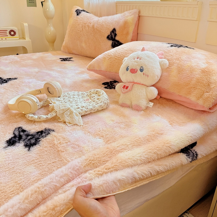 91家纺网 家纺一手货源 找家纺 2025新品兔毛印花单床笠 床笠-梦幻蝴蝶