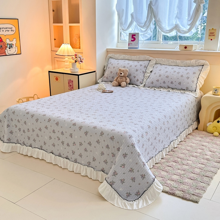 91家纺网 家纺一手货源 找家纺 岚吉家纺 2025新款有氧双层纱花边床盖系列蓝色妖姬