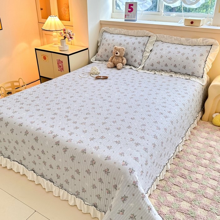 91家纺网 家纺一手货源 找家纺 岚吉家纺 2025新款有氧双层纱花边床盖系列蓝色妖姬