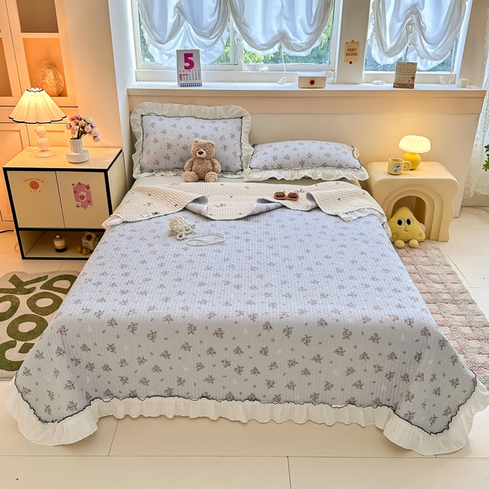 91家纺网 家纺一手货源 找家纺 岚吉家纺 2025新款有氧双层纱花边床盖系列蓝色妖姬