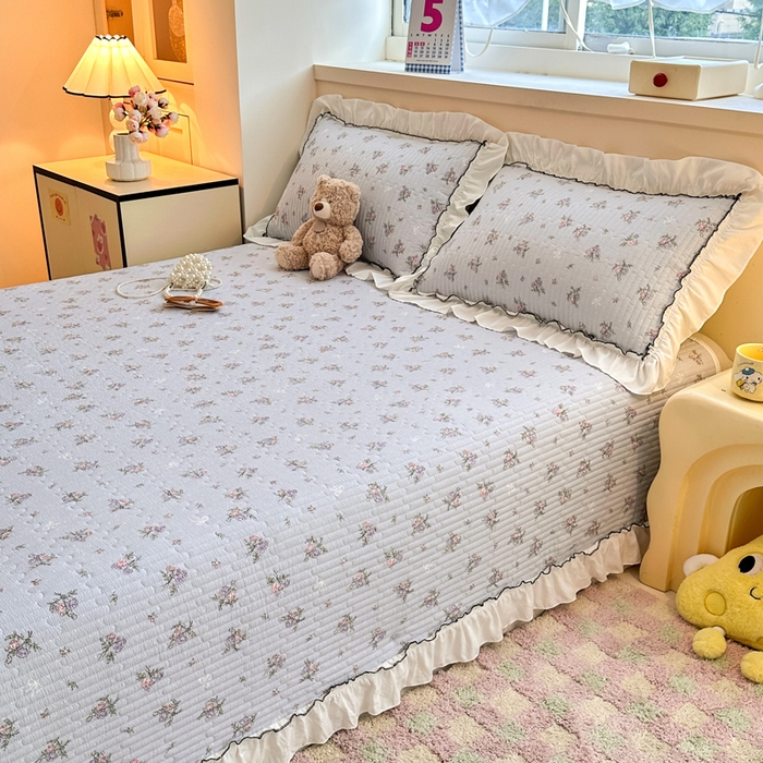 91家纺网 家纺一手货源 找家纺 岚吉家纺 2025新款有氧双层纱花边床盖系列蓝色妖姬