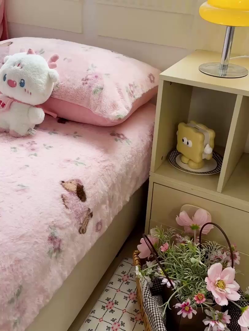 91家纺网 家纺一手货源 找家纺 2025新品兔毛印花单床笠 床笠-旺旺乐园