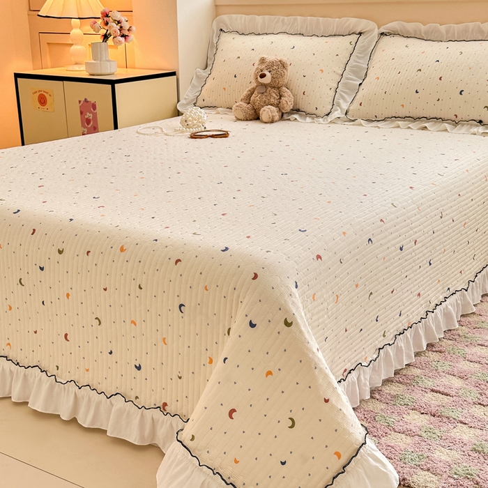 91家纺网 家纺一手货源 找家纺 岚吉家纺 2025新款有氧双层纱花边床盖系列月儿弯弯