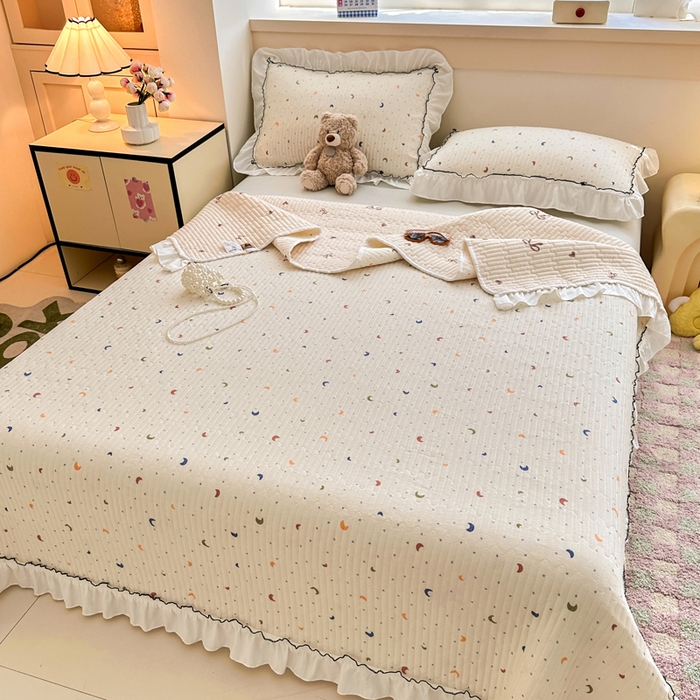 91家纺网 家纺一手货源 找家纺 岚吉家纺 2025新款有氧双层纱花边床盖系列月儿弯弯