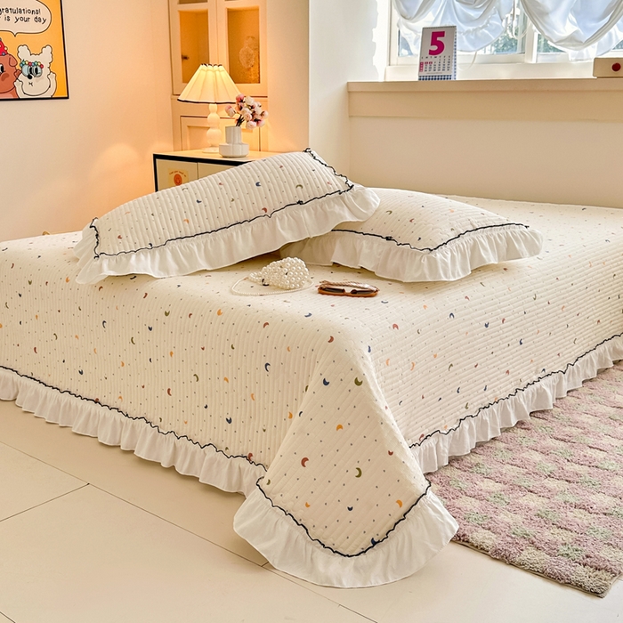 91家纺网 家纺一手货源 找家纺 岚吉家纺 2025新款有氧双层纱花边床盖系列月儿弯弯