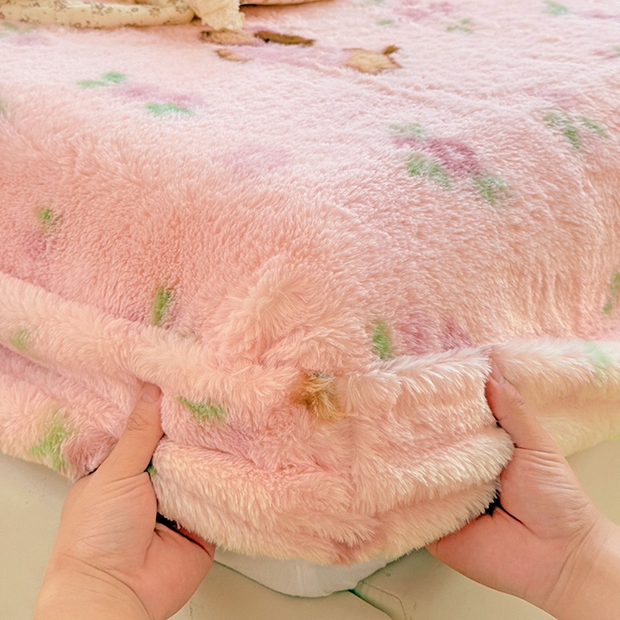 91家纺网 家纺一手货源 找家纺 2025新品兔毛印花单床笠 床笠-旺旺乐园