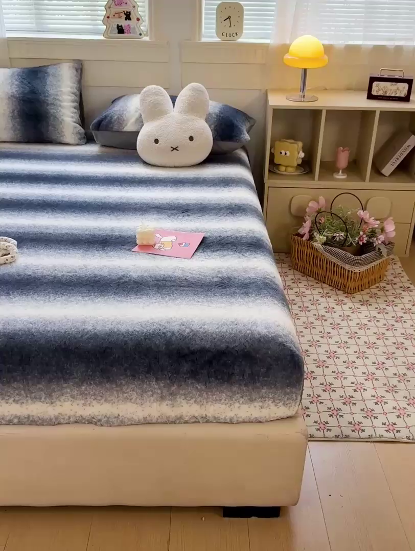91家纺网 家纺一手货源 找家纺 2025新品兔毛印花单床笠 床笠-雾蓝