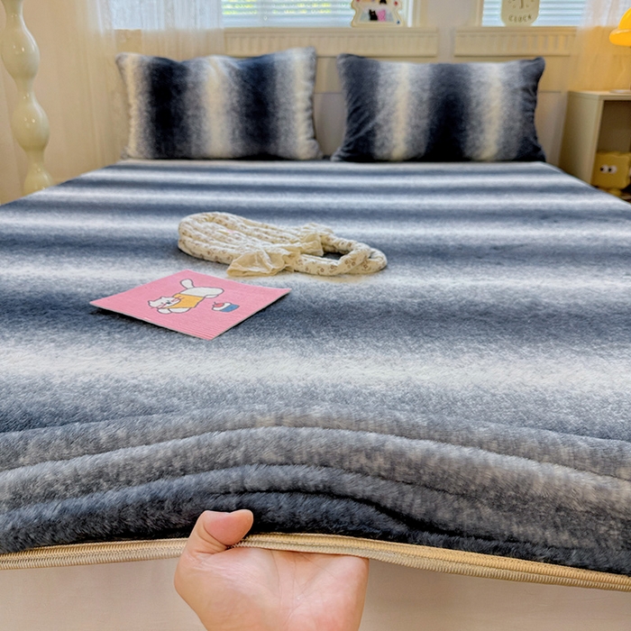 91家纺网 家纺一手货源 找家纺 2025新品兔毛印花单床笠 床笠-雾蓝