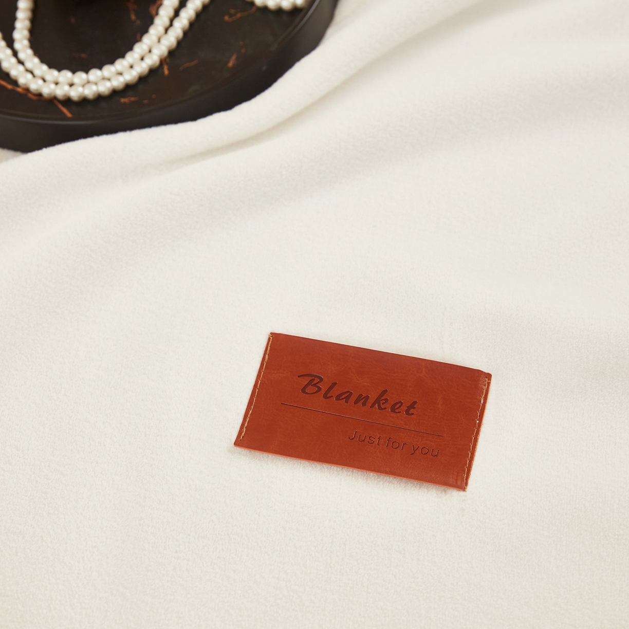 91家纺网 家纺一手货源 找家纺 肖恩毯业 2025新款轻奢纯色仿羊绒毯单层双层保暖加厚秋冬毛毯盖毯毯子跨境专供 仿羊绒双层-白-咖