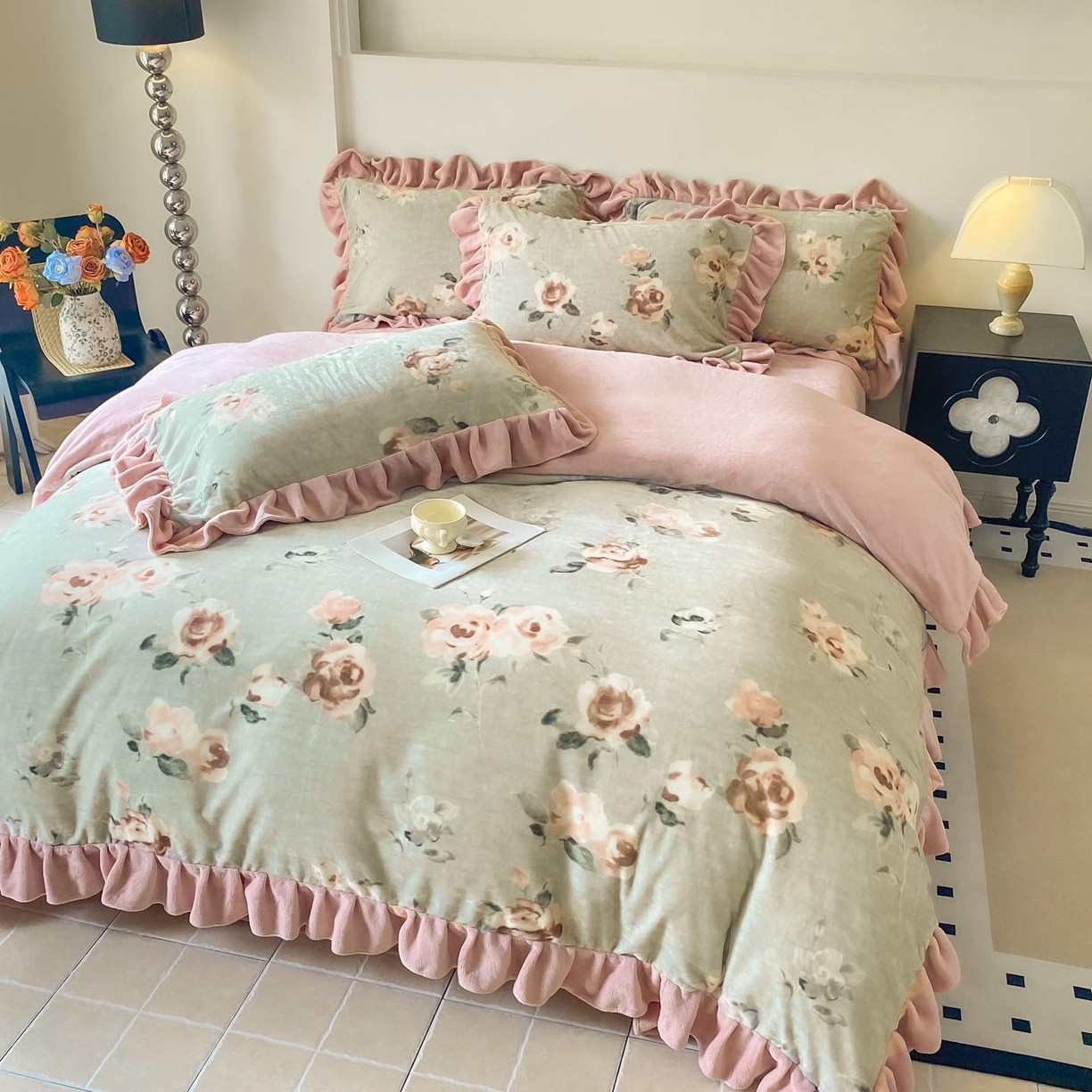 91家纺网 家纺一手货源 找家纺 慕希家纺 2025新款高克重牛奶绒花边款四件套 木棉花-绿