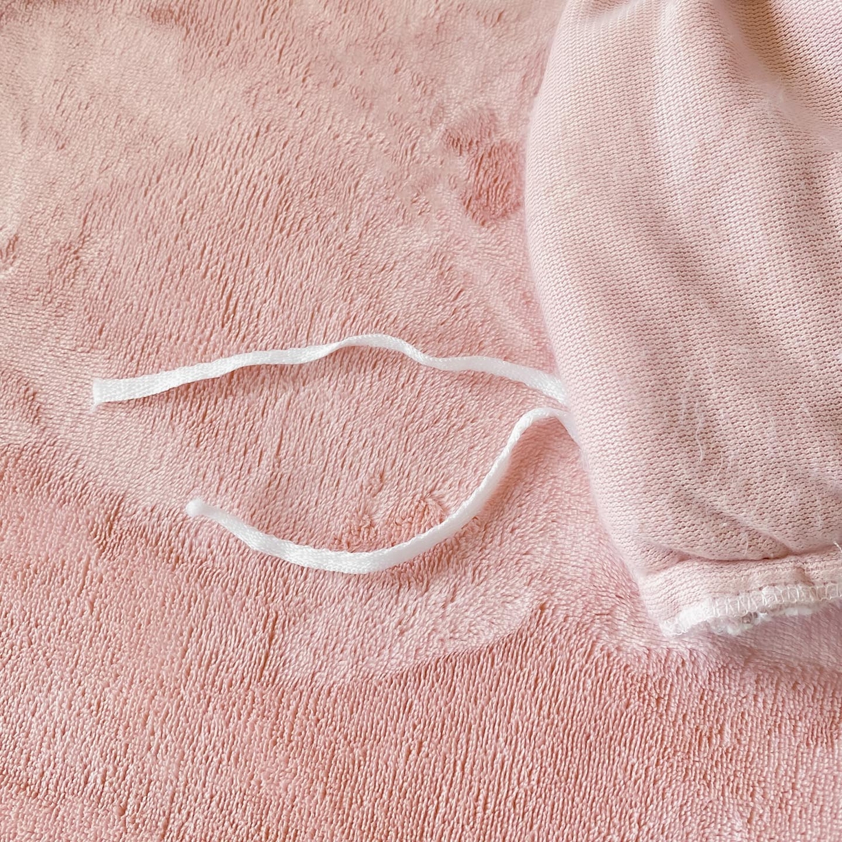 91家纺网 家纺一手货源 找家纺 慕希家纺 2025新款高克重牛奶绒花边款四件套 木棉花-绿