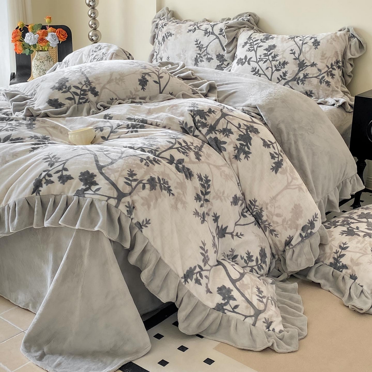 91家纺网 家纺一手货源 找家纺 慕希家纺 2025新款高克重牛奶绒花边款四件套 山奈-米