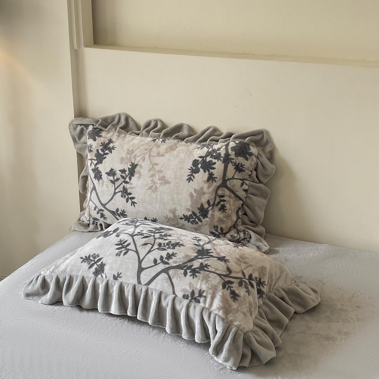 91家纺网 家纺一手货源 找家纺 慕希家纺 2025新款高克重牛奶绒花边款四件套 山奈-米