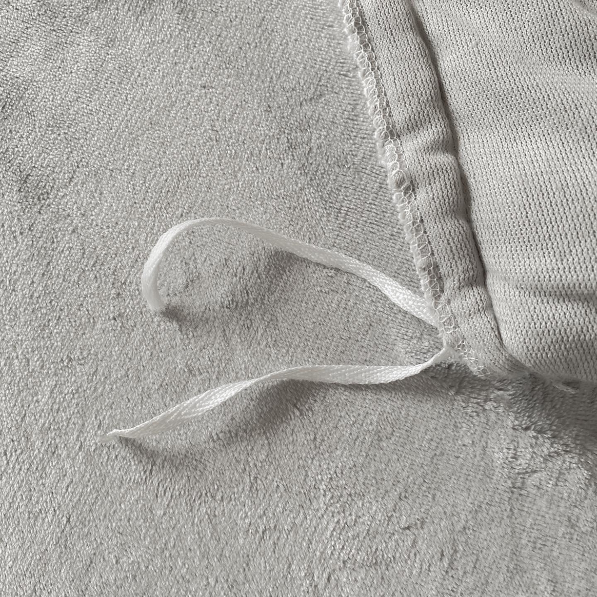 91家纺网 家纺一手货源 找家纺 慕希家纺 2025新款高克重牛奶绒花边款四件套 山奈-米