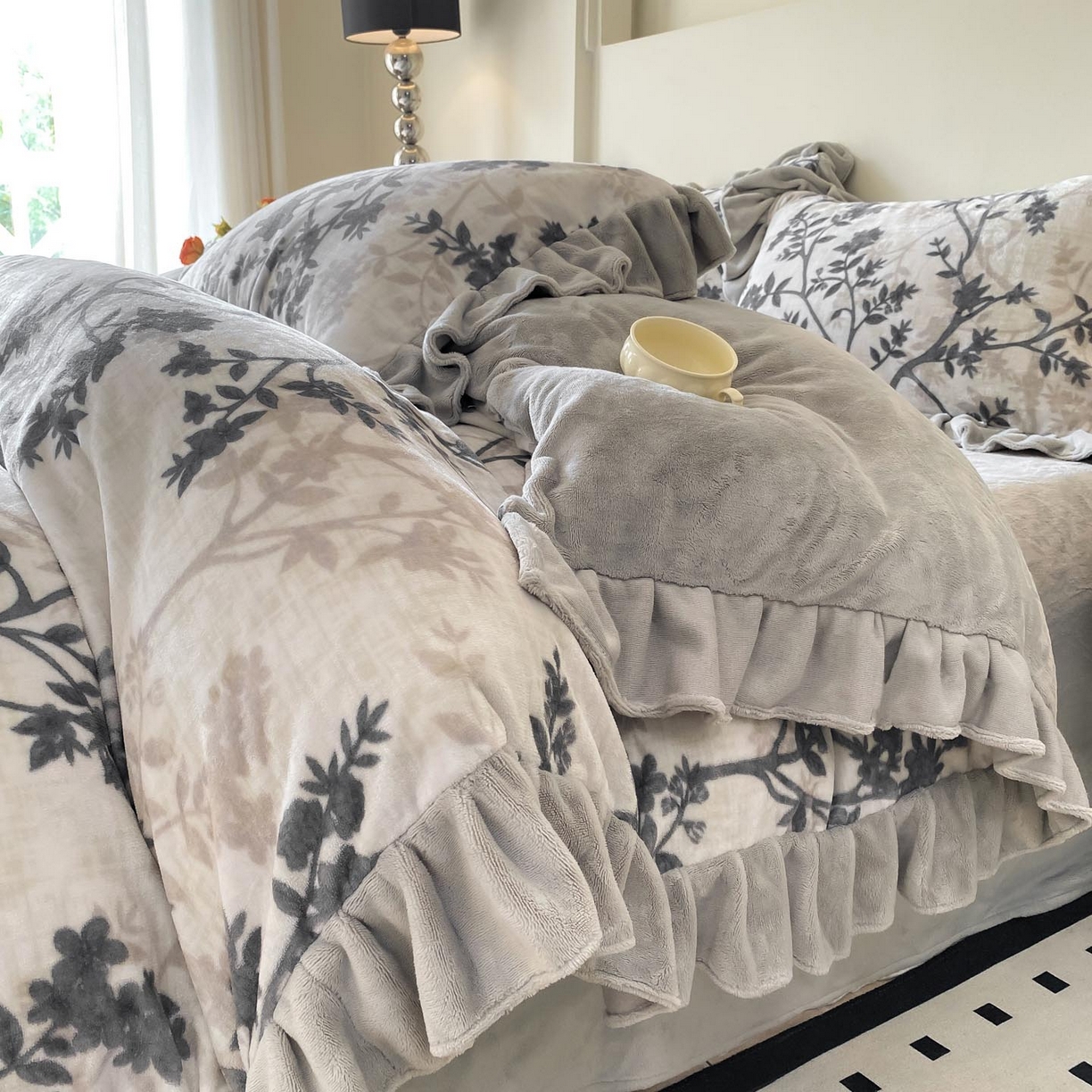 91家纺网 家纺一手货源 找家纺 慕希家纺 2025新款高克重牛奶绒花边款四件套 山奈-米