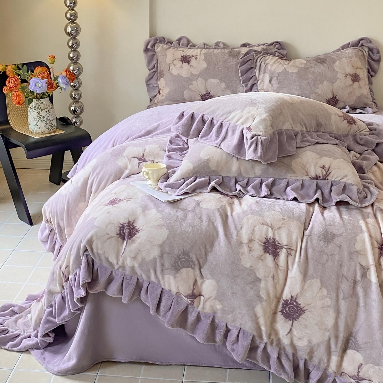 91家纺网 家纺一手货源 找家纺 慕希家纺 2025新款高克重牛奶绒花边款四件套 虞美人-紫