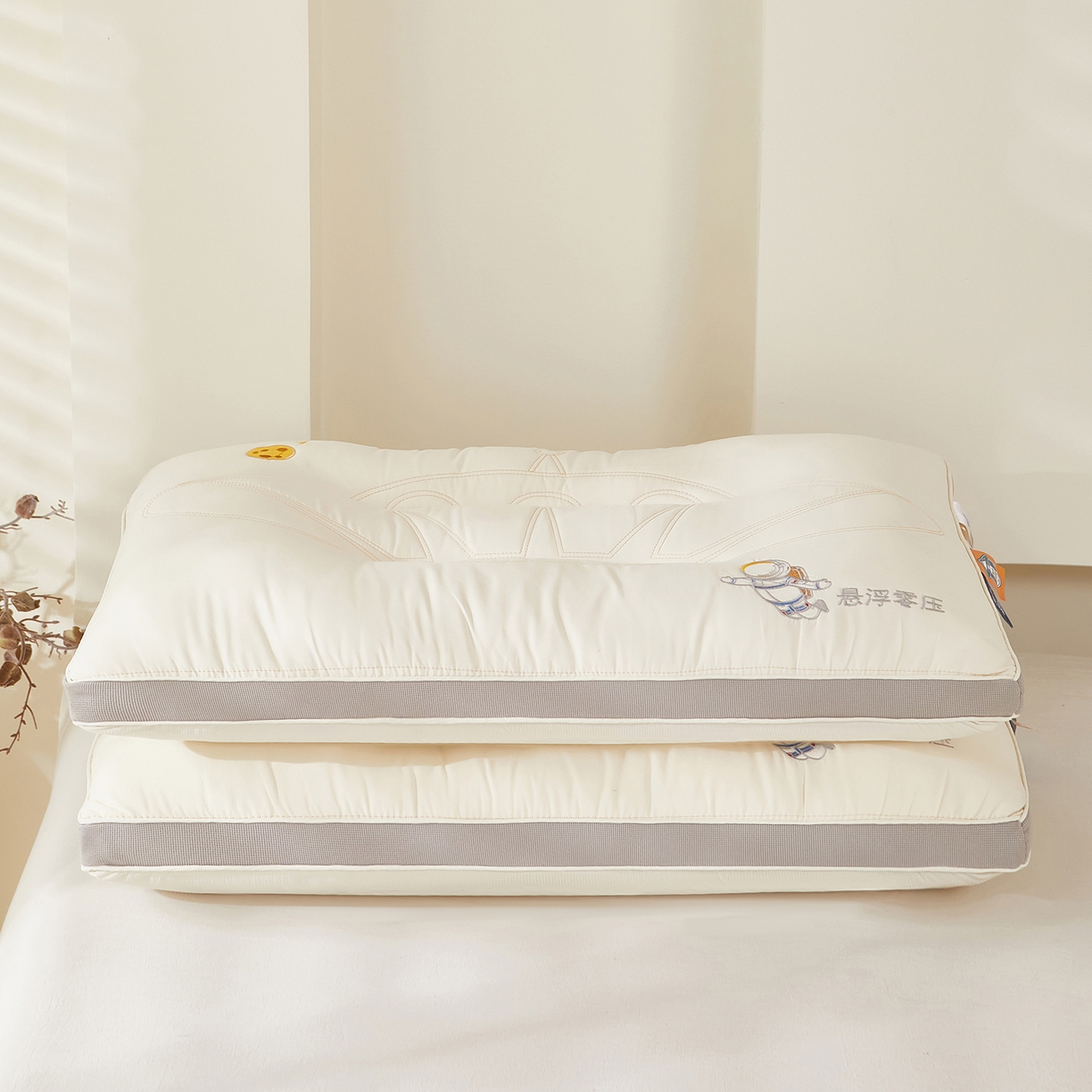 91家纺网 家纺一手货源 找家纺 （总）鼎晟纺 2025新款宇航员悬浮零压枕护颈枕头成人学生枕芯