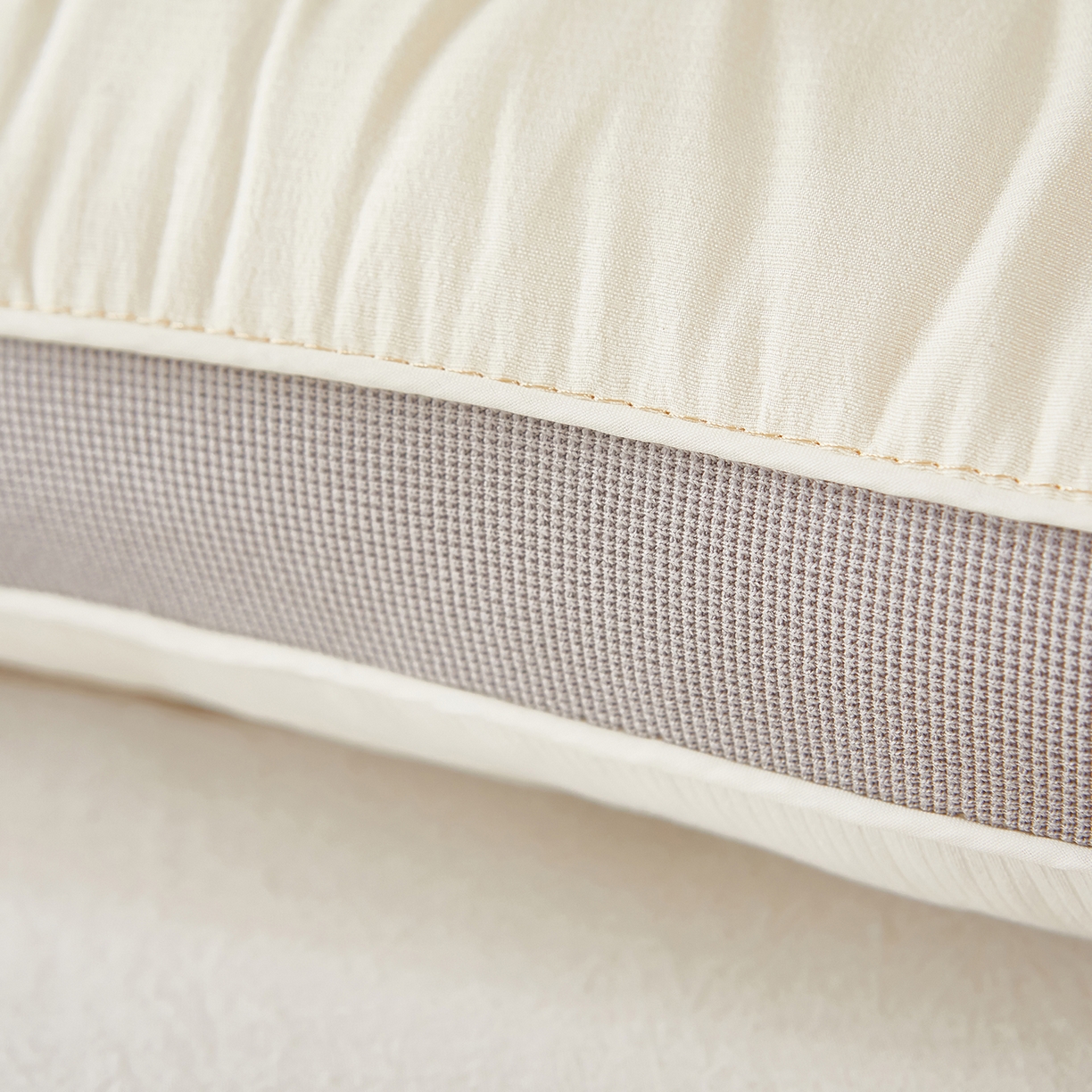 91家纺网 家纺一手货源 找家纺 （总）鼎晟纺 2025新款宇航员悬浮零压枕护颈枕头成人学生枕芯